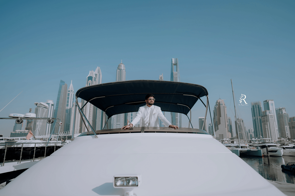 Elegant pre-wedding shot in Dubai